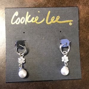 Fake Pearl Cookie Lee Earrings